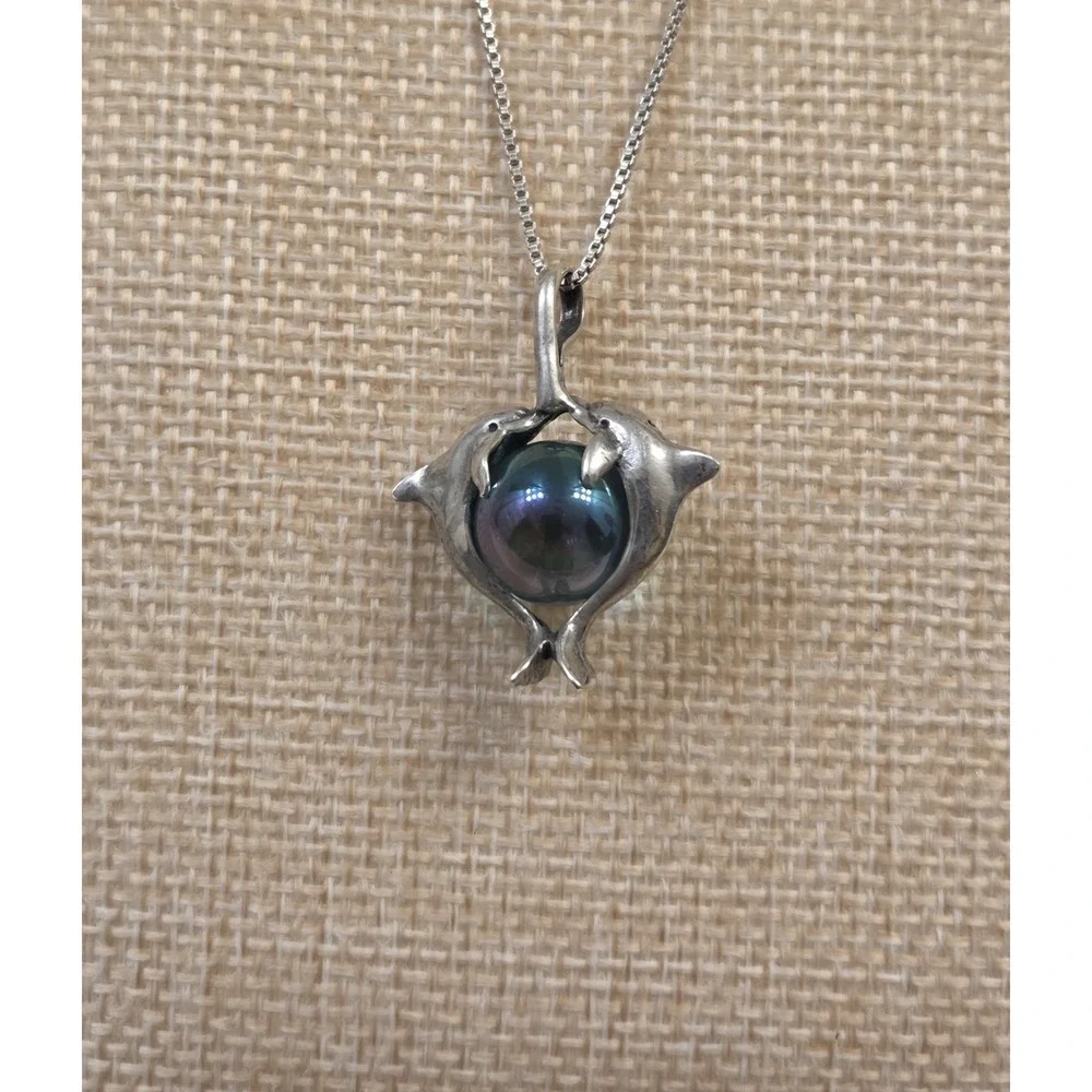 Beautiful Sterling Silver Dolphins Holding Blue‎ Orb Sterling Box Chain 